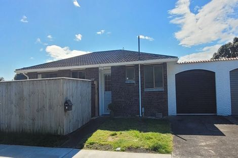 Photo of property in 2 Goldie Place, Waikanae Beach, Waikanae, 5036