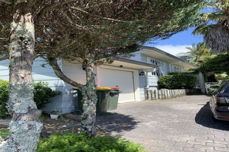 Photo of property in 32 Sandgate Avenue, Botany Downs, Auckland, 2010