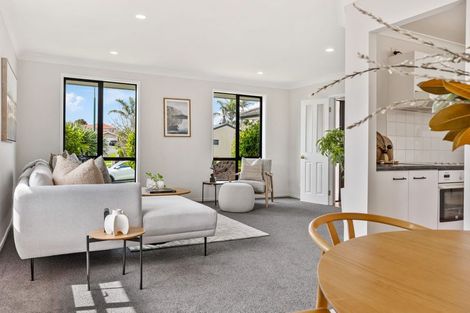 Photo of property in 12 Semillon Avenue, Henderson, Auckland, 0612