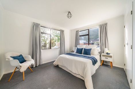 Photo of property in 193a Whites Line East, Waiwhetu, Lower Hutt, 5010