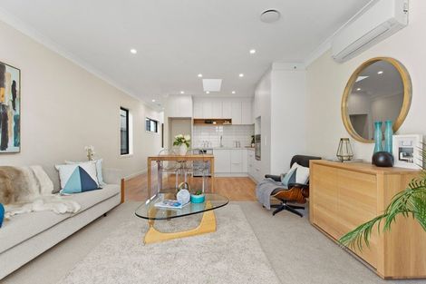 Photo of property in 25 Periko Way, Takanini, 2112