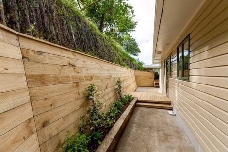 Photo of property in 23 Seaview Road, Marfell, New Plymouth, 4310