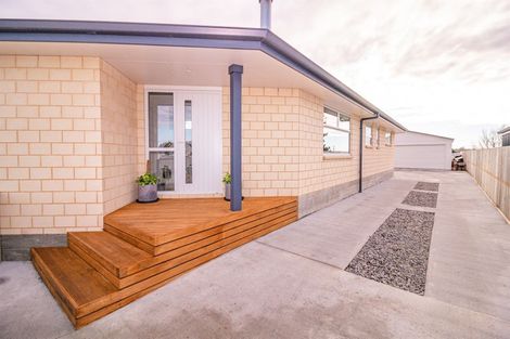 Photo of property in 98 Matai Street, Castlecliff, Whanganui, 4501