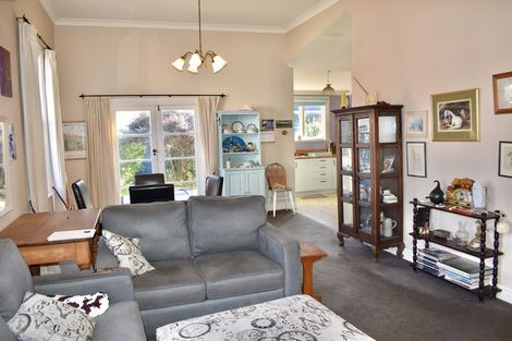 Photo of property in 22 Seddon Street, Levin, 5510