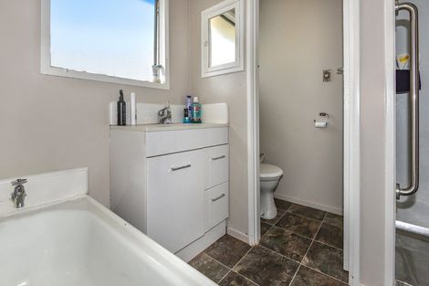 Photo of property in 2/27 Kawau Crescent, Bromley, Christchurch, 8062