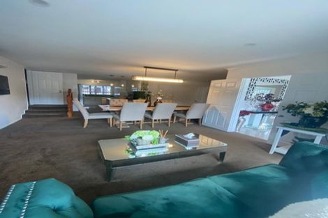 Photo of property in 121 Everglade Drive, Totara Heights, Auckland, 2105