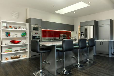 Photo of property in 21 Glentui Place, Waikawa, Picton, 7220