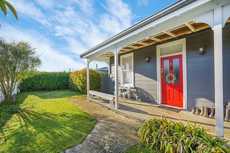 Photo of property in 4 Devon Street, Riversdale, 9776