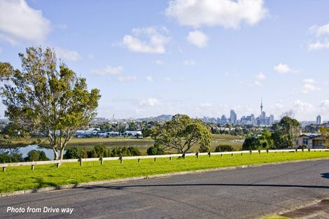 Photo of property in 2/28 Ngataringa Road, Devonport, Auckland, 0624