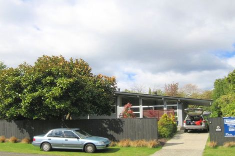 Photo of property in 4 Chesham Avenue, Waipahihi, Taupo, 3330