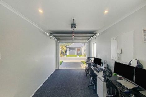 Photo of property in 5 Peter Tapp Way, Wainuiomata, Lower Hutt, 5014