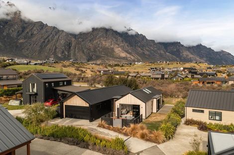 Photo of property in 7 Kerrera Lane, Jacks Point, Queenstown, 9371