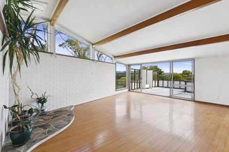 Photo of property in 29 Highland Avenue, Titirangi, Auckland, 0604