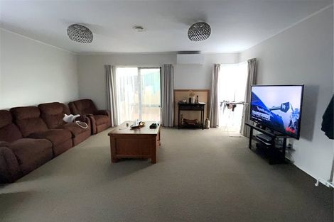 Photo of property in 5 Justamere Place, Weymouth, Auckland, 2103