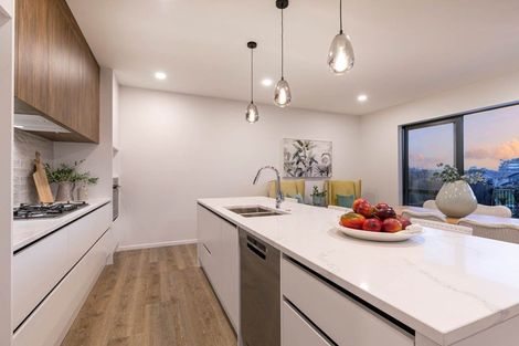 Photo of property in 2 Paparahi Place, Wainui, Silverdale, 0992