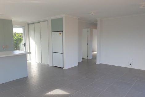 Photo of property in 93a Awaroa Road, Sunnyvale, Auckland, 0612