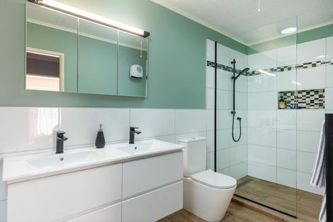 Photo of property in 1 Seymour Street, Picton, 7220