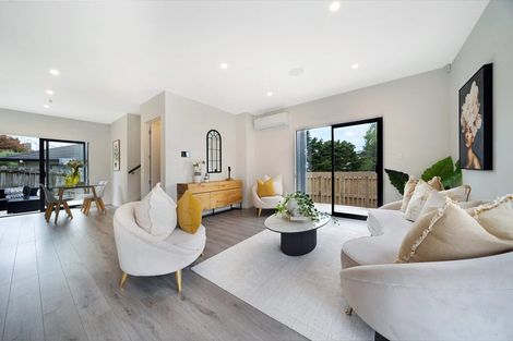 Photo of property in 8/105 Hobsonville Road, West Harbour, Auckland, 0618