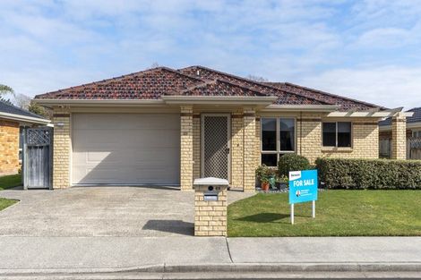 Photo of property in 69 Sovereign Isle Lane, Rototuna, Hamilton, 3210