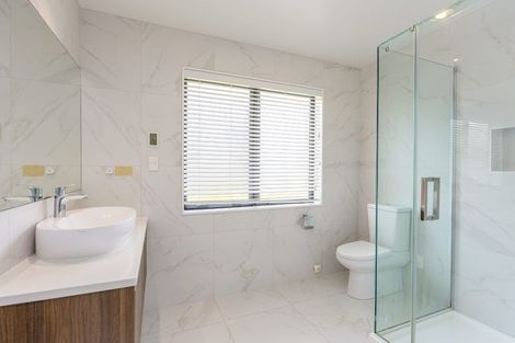 Photo of property in 42 Headland Drive, Long Bay, Auckland, 0630