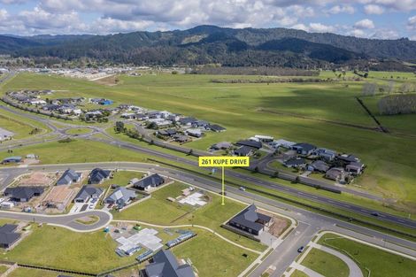 Photo of property in 261 Kupe Drive, Whitianga, 3510