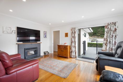 Photo of property in 23 Willowbank Road, Tawa, Wellington, 5028