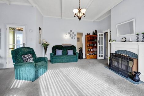 Photo of property in 1 Morrissey Street, Hawera, 4610