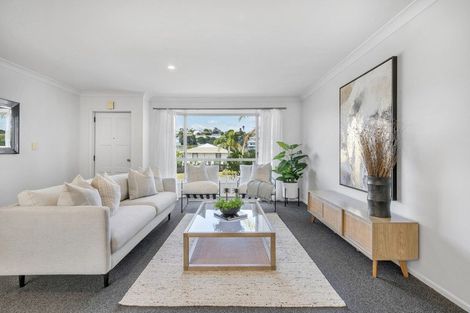 Photo of property in 43 Donald Street, Stanmore Bay, Whangaparaoa, 0932