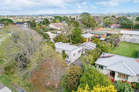 Photo of property in 6 Racecourse Road, Waiuku, 2123