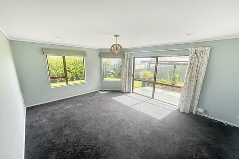 Photo of property in 111 Woodman Drive, Tawa, Wellington, 5028