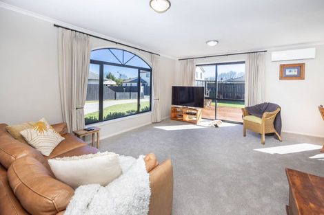 Photo of property in 31 Nielsen Gardens, Rototuna, Hamilton, 3210