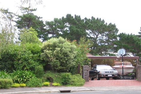 Photo of property in 3 Eucalyptus Place, Beach Haven, Auckland, 0626