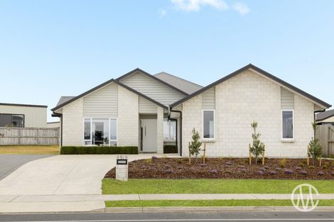 Photo of property in 51 Golden Sands Drive, Papamoa Beach, Papamoa, 3118