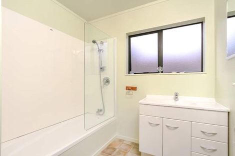 Photo of property in 35 Blueridge Close, Sunnyvale, Auckland, 0612