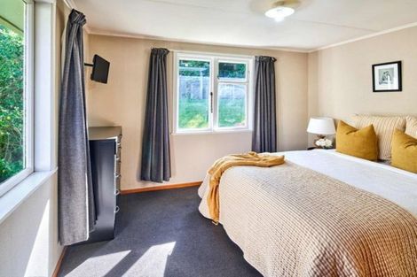 Photo of property in 52 Owhiti Street, Titahi Bay, Porirua, 5022