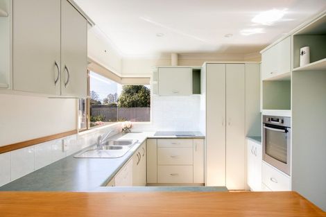 Photo of property in 52 Neeve Road, Taradale, Napier, 4112