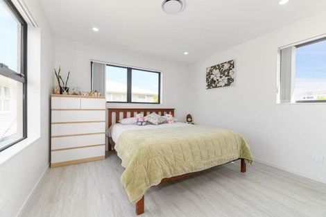 Photo of property in 6a Cutler Street, New Lynn, Auckland, 0600
