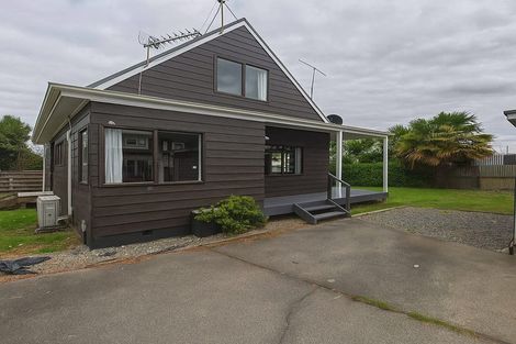 Photo of property in 35 Oxford Street, Fairfield, Hamilton, 3214