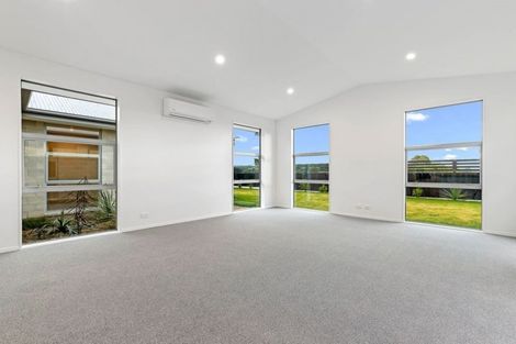 Photo of property in 37 Westpark Boulevard, Rangiora, 7400