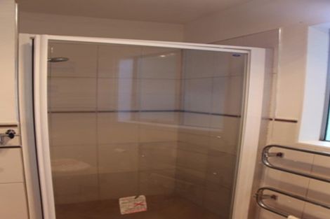 Photo of property in 16c Arahia Street, Northcote, Auckland, 0627