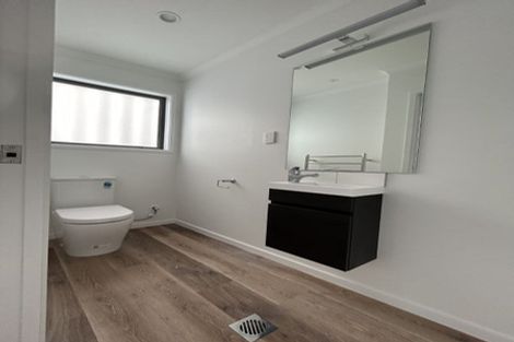 Photo of property in 15 Koreke Close, Kenepuru, Porirua, 5022