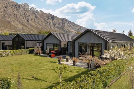 Photo of property in 2 Caithness Court, Jacks Point, Queenstown, 9371