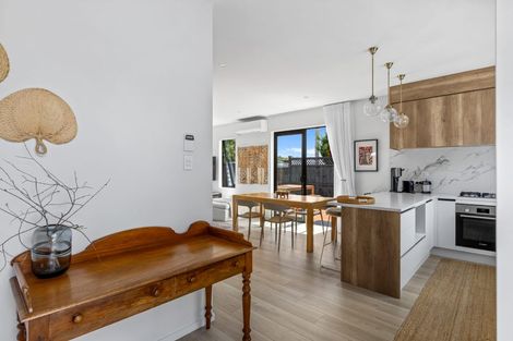 Photo of property in 27d Taipari Road, Te Atatu Peninsula, Auckland, 0610