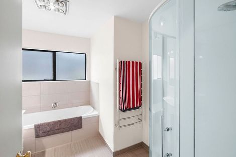 Photo of property in 11 Sandpiper Grove, Unsworth Heights, Auckland, 0632