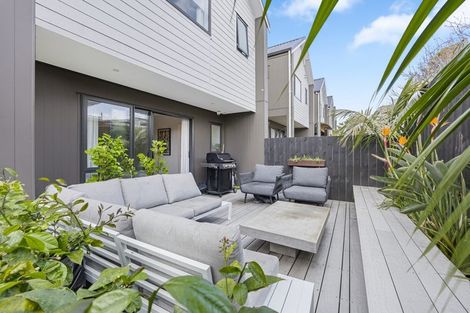 Photo of property in 14b Kelwyn Road, Kelston, Auckland, 0602