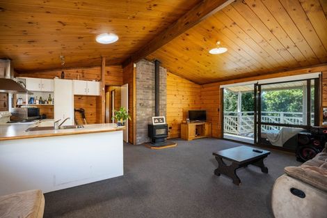 Photo of property in 41 Riversdale Drive, Merrilands, New Plymouth, 4312