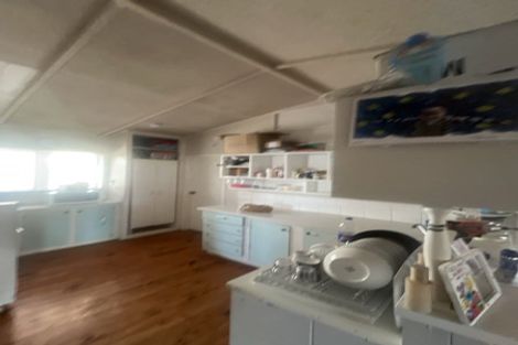 Photo of property in 15 Robert Burke Place, Henderson, Auckland, 0612