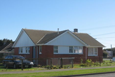 Photo of property in 2 Hinemoa Street, Levin, 5510