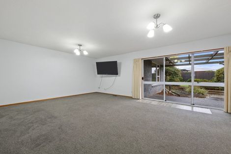 Photo of property in 15 Algie Place, Avonhead, Christchurch, 8042