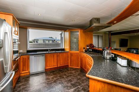 Photo of property in 172 Richmond Road, Lepperton, New Plymouth, 4373